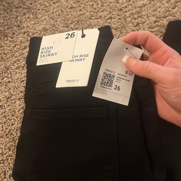 Forever 21 Black High Rise Skinny Jeans (brand new) - Picture 3 of 5